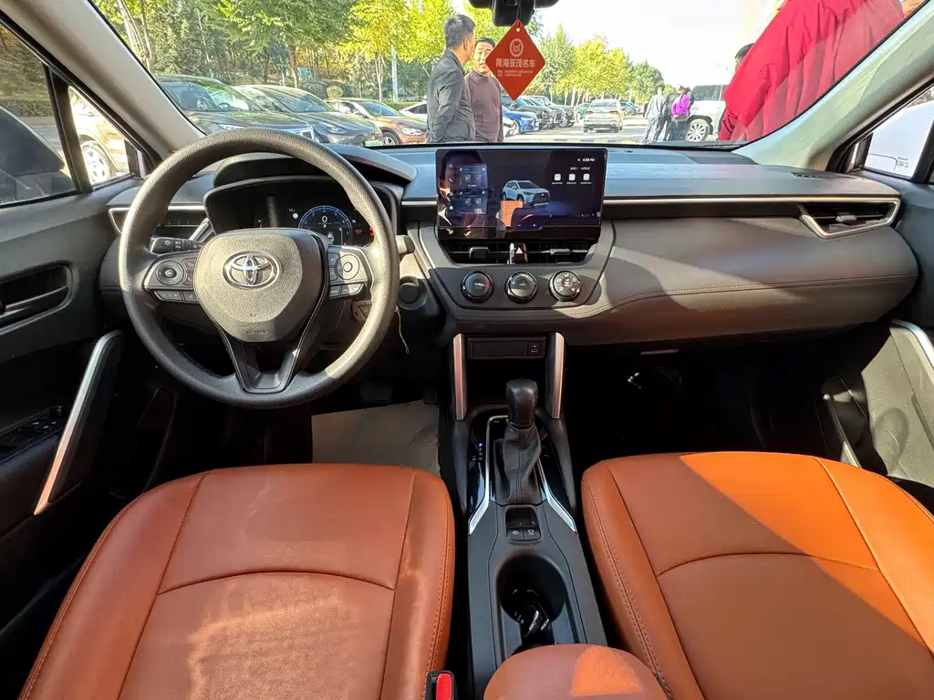 Toyota Corolla Cross — фото 9