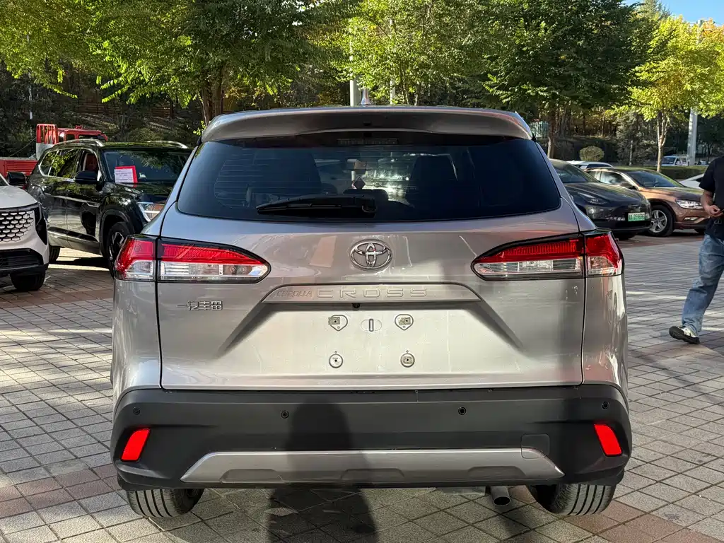 Toyota Corolla Cross — фото 10