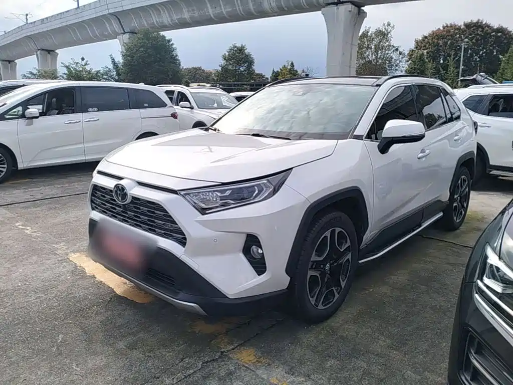 Toyota RAV4 — фото 2