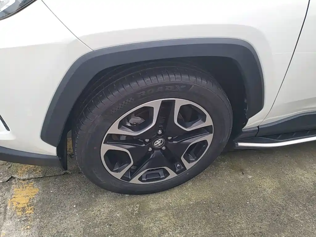 Toyota RAV4 — фото 23