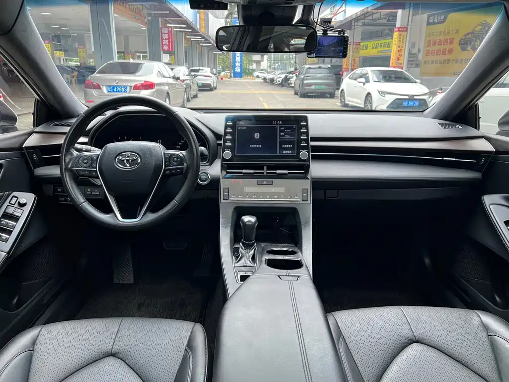 Toyota Avalon — фото 11