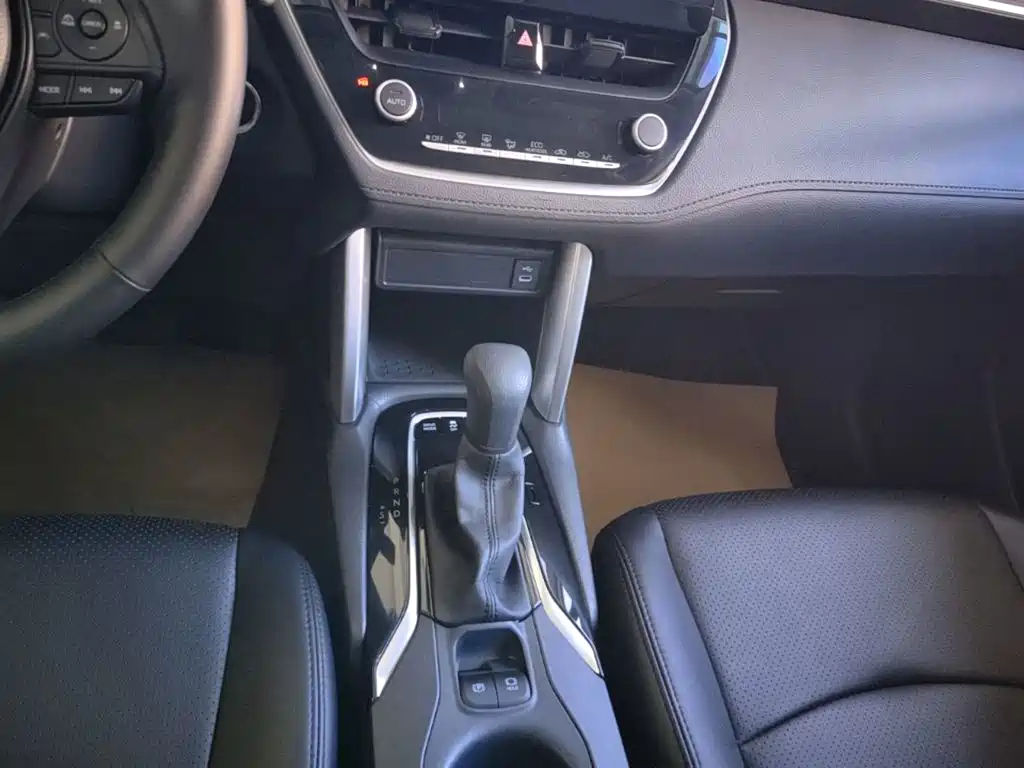 Toyota Corolla Cross — фото 14