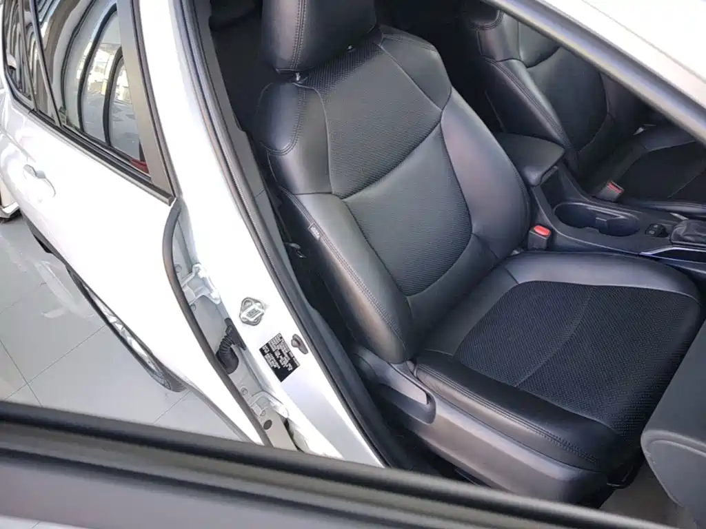 Toyota Corolla Cross — фото 25