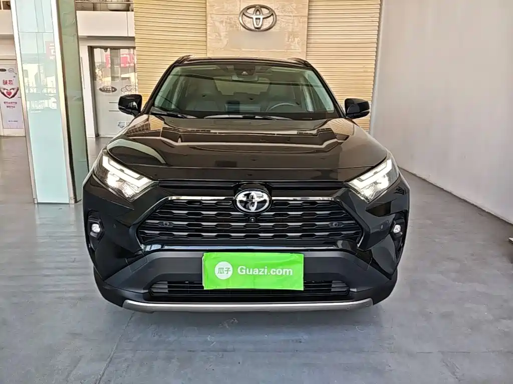 Toyota RAV4 — фото 3