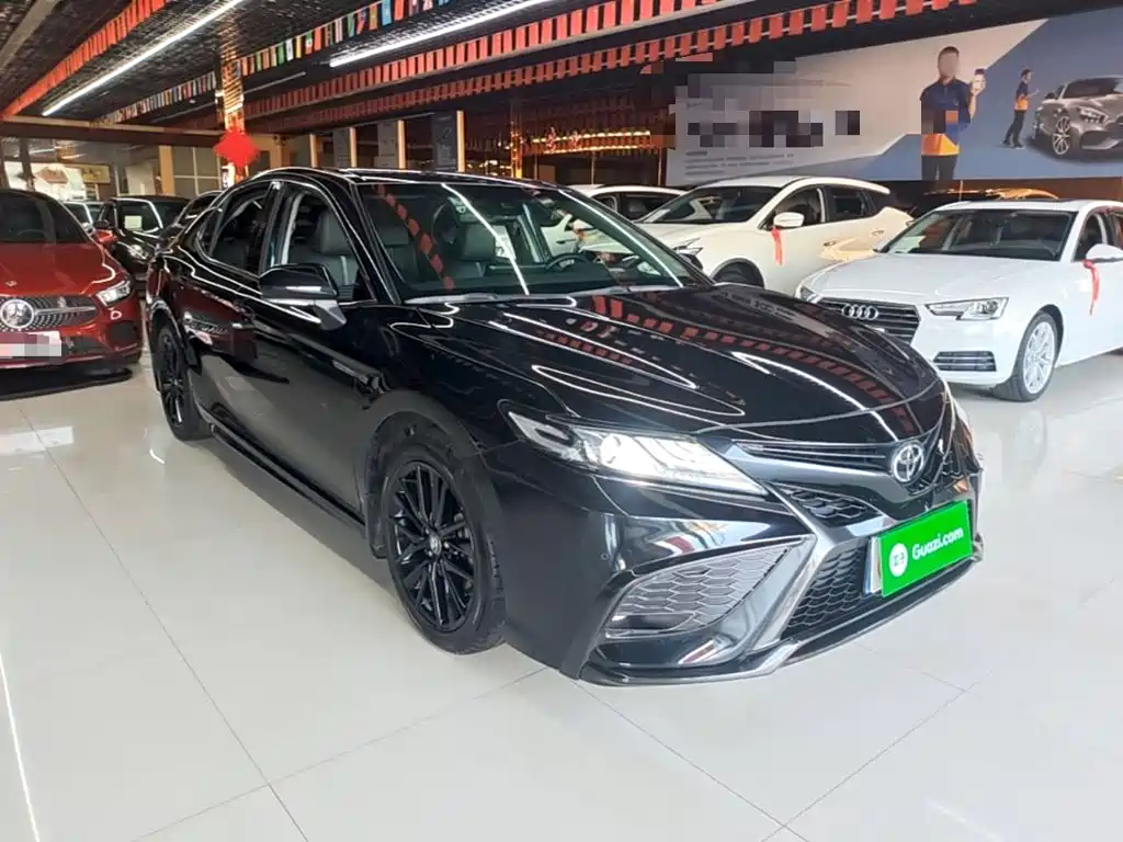 Toyota Camry — фото 4