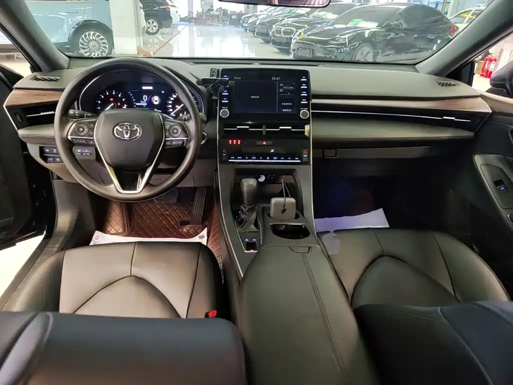 Toyota Avalon — фото 10