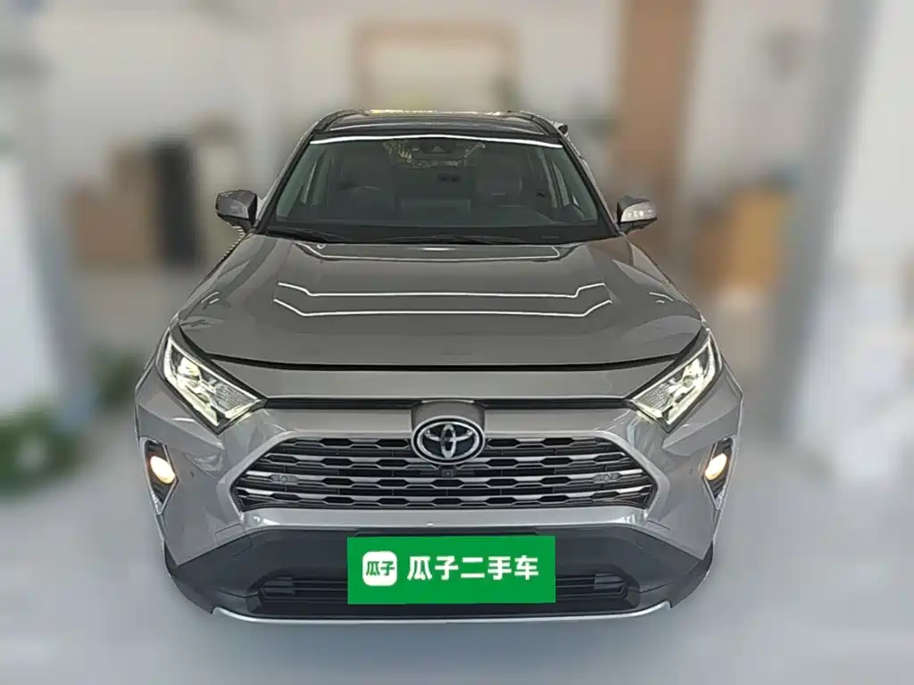 Toyota RAV4 — фото 5