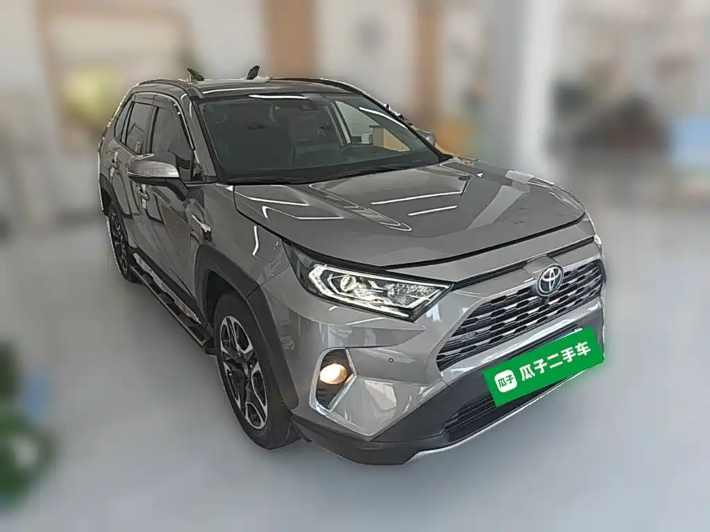 Toyota RAV4 — фото 6