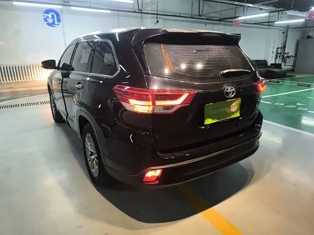 Toyota Highlander — фото 5