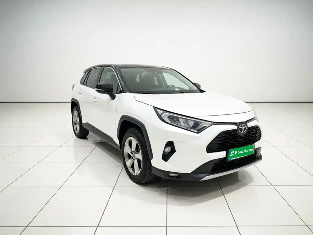 Toyota RAV4 — фото 3