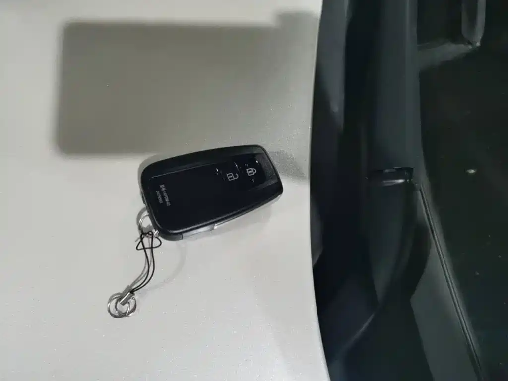 Toyota RAV4 — фото 10