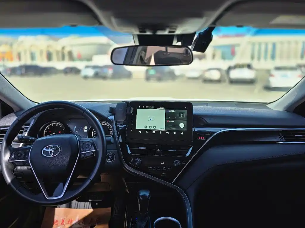 Toyota Camry — фото 7
