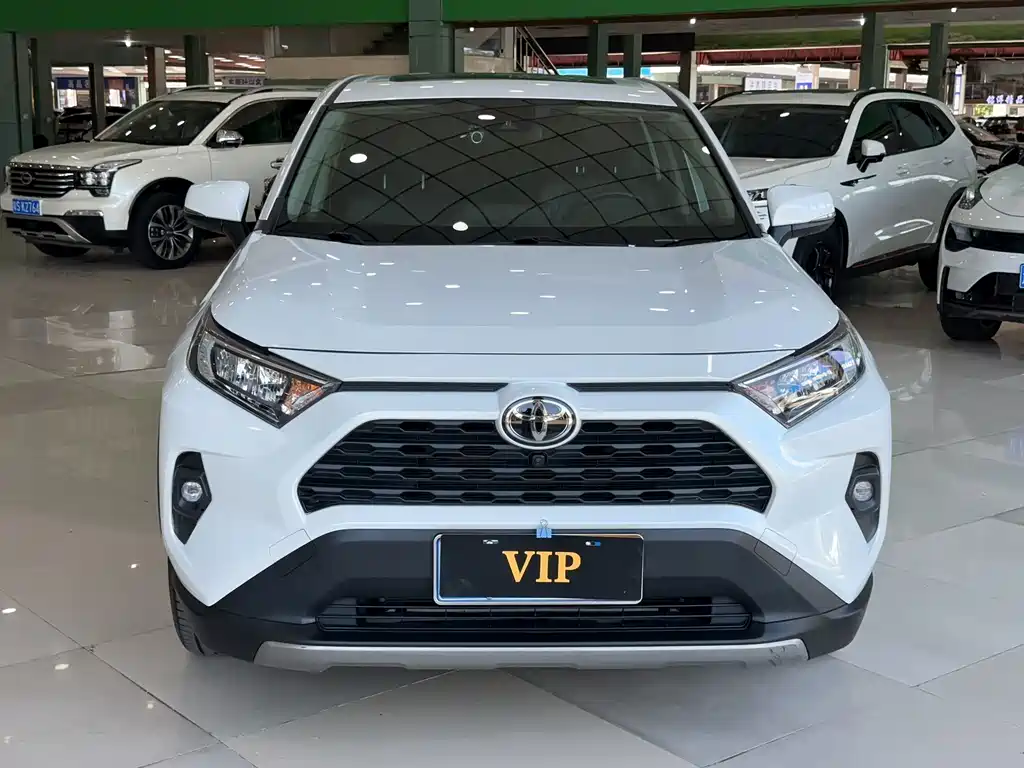 Toyota RAV4 — фото 2