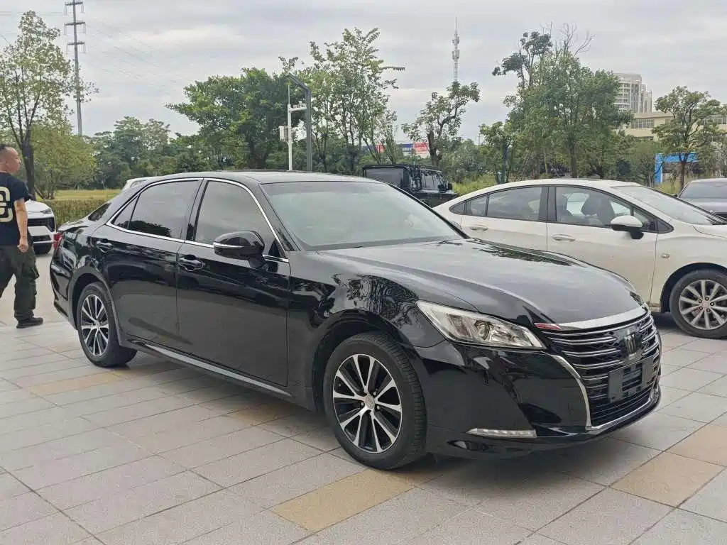 Toyota Crown — фото 3
