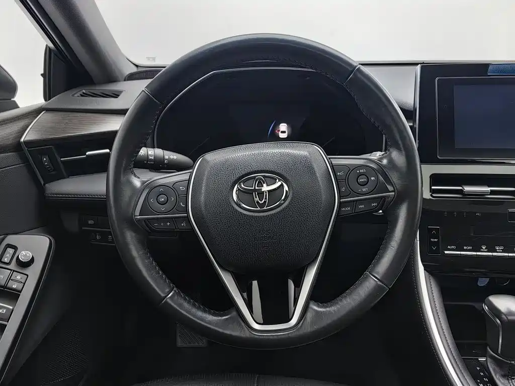 Toyota Avalon — фото 11