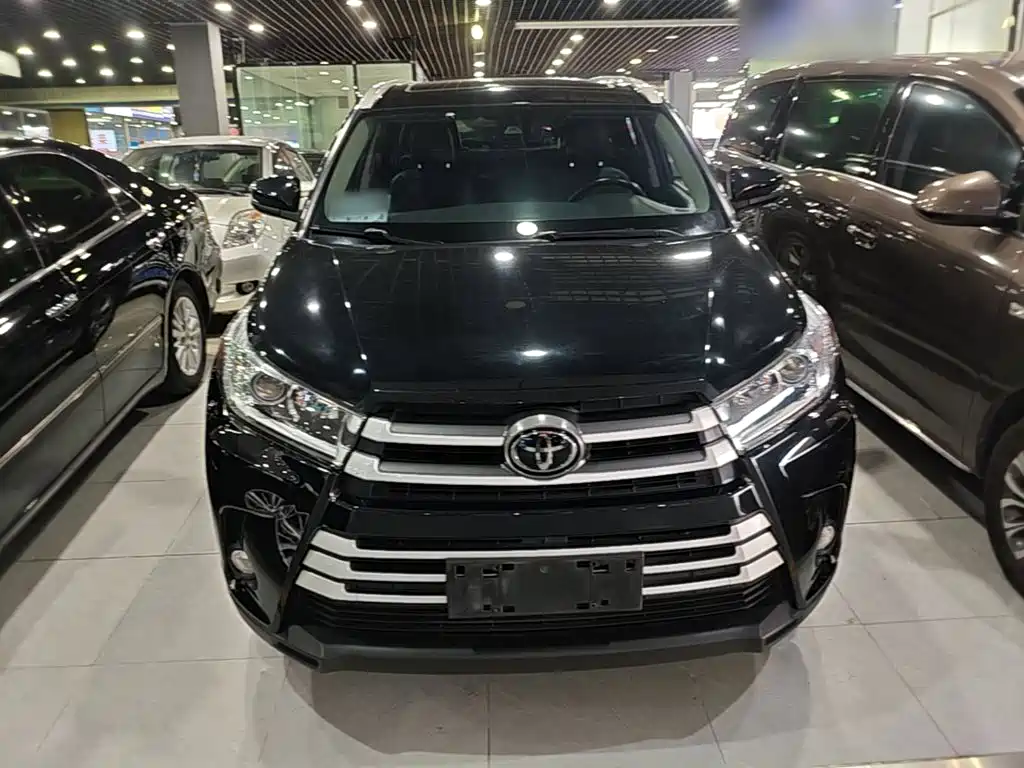 Toyota Highlander — фото 3