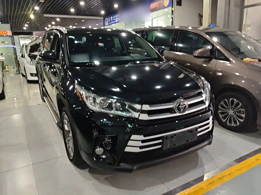 Toyota Highlander — фото 4