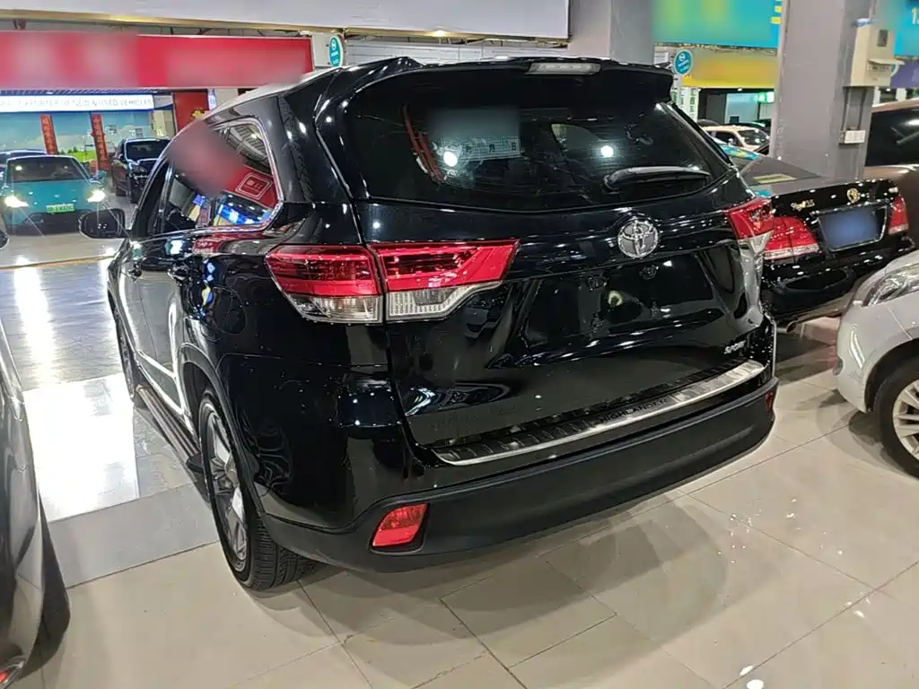 Toyota Highlander — фото 5
