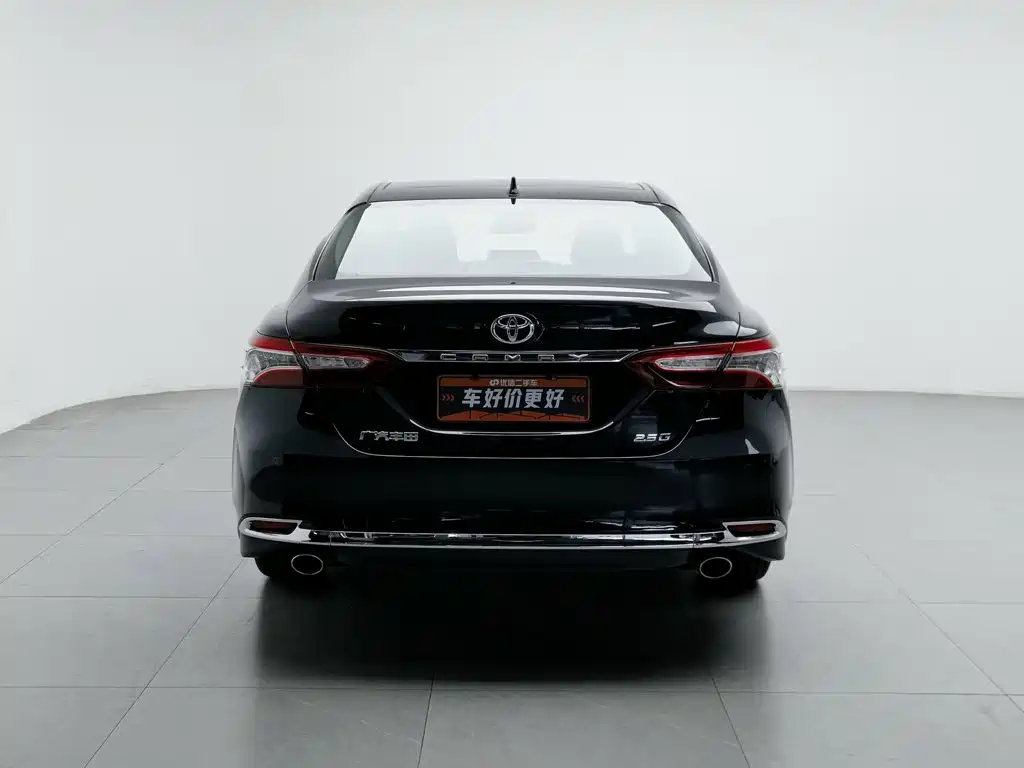 Toyota Camry — фото 4