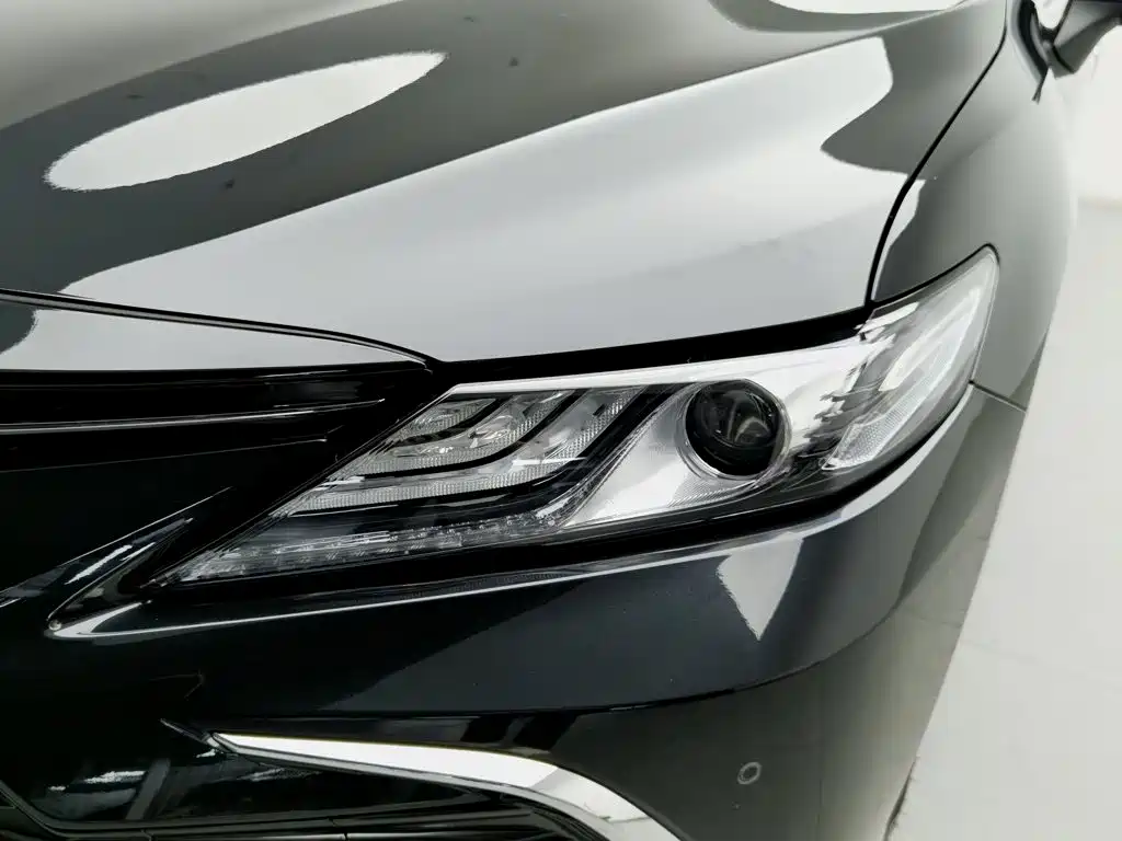 Toyota Camry — фото 7