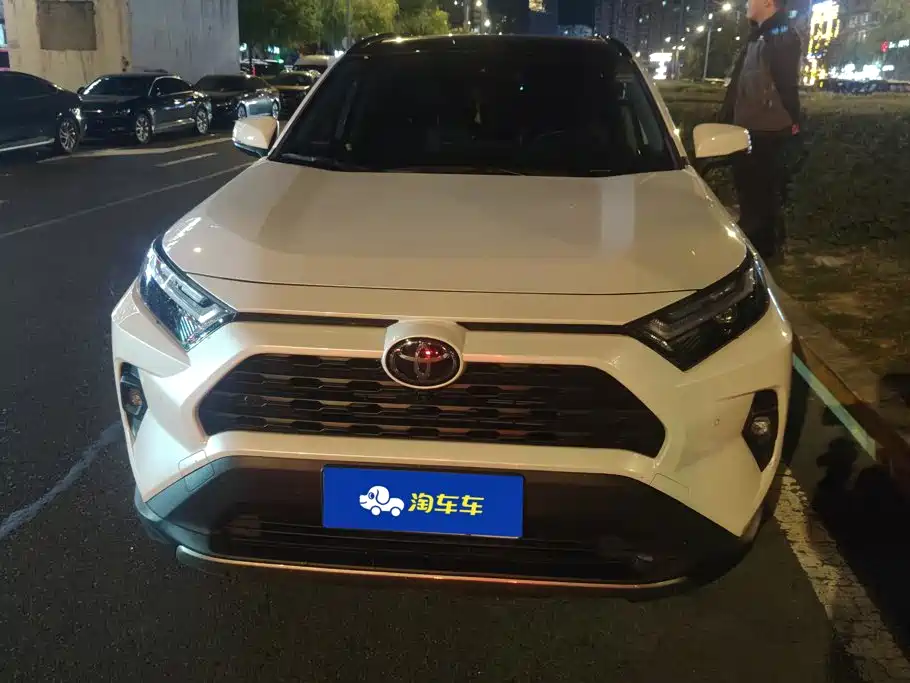 Toyota RAV4 — фото 2