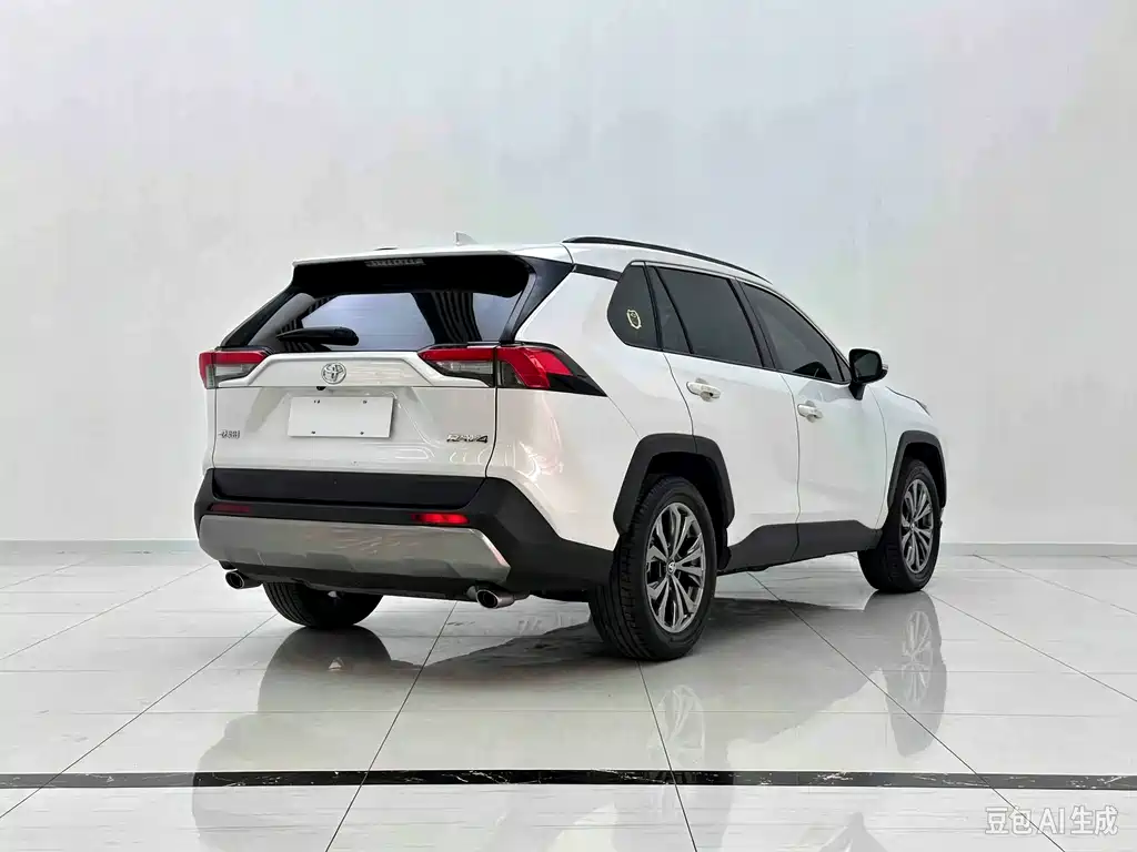 Toyota RAV4 — фото 4