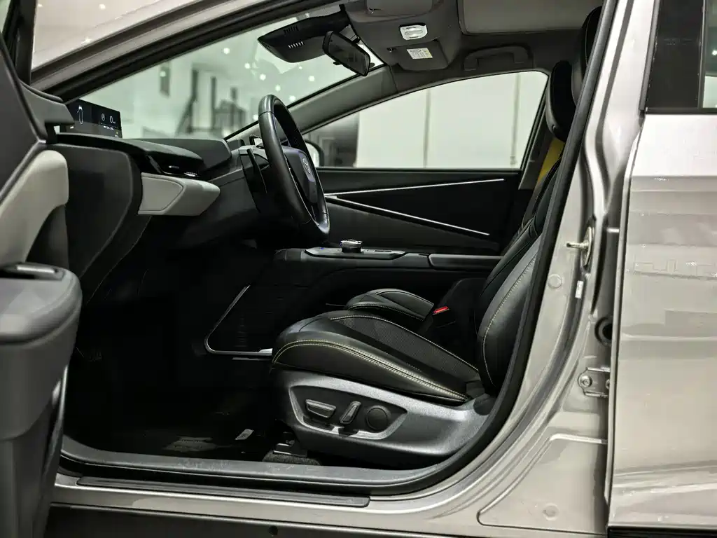 Toyota bZ5 — фото 7