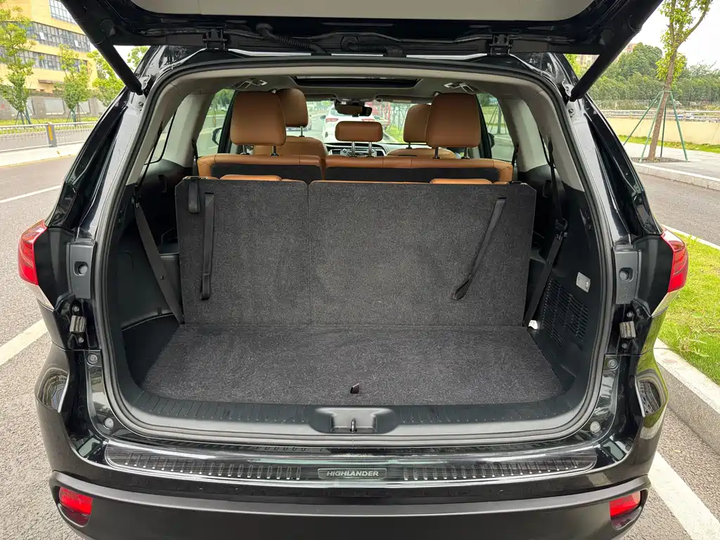 Toyota Highlander — фото 13