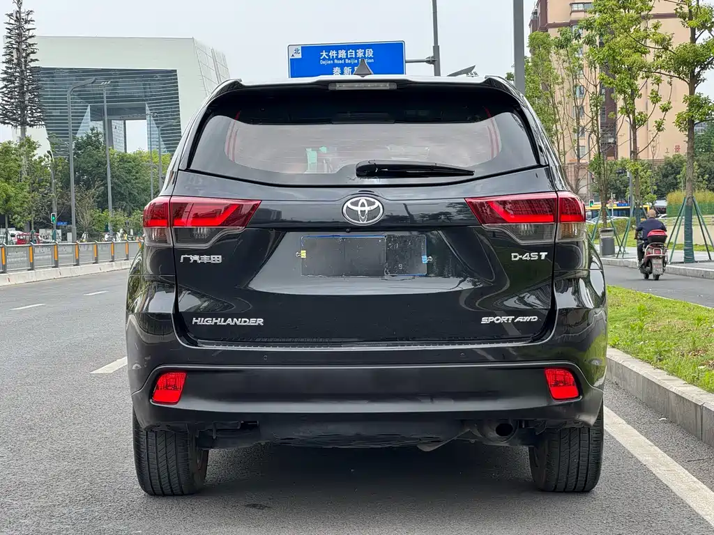 Toyota Highlander — фото 15