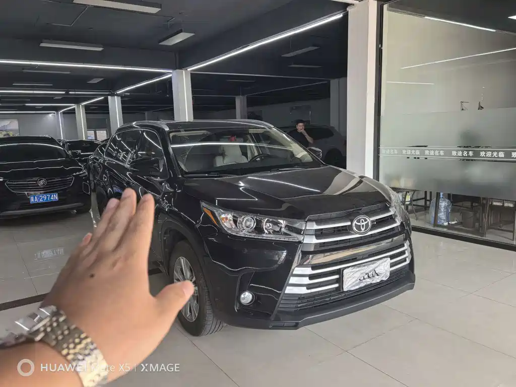 Toyota Highlander — фото 2