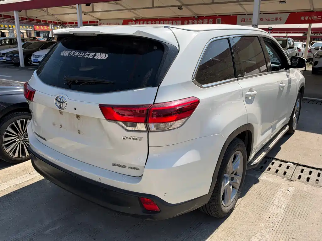 Toyota Highlander — фото 2