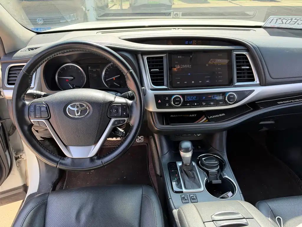 Toyota Highlander — фото 5