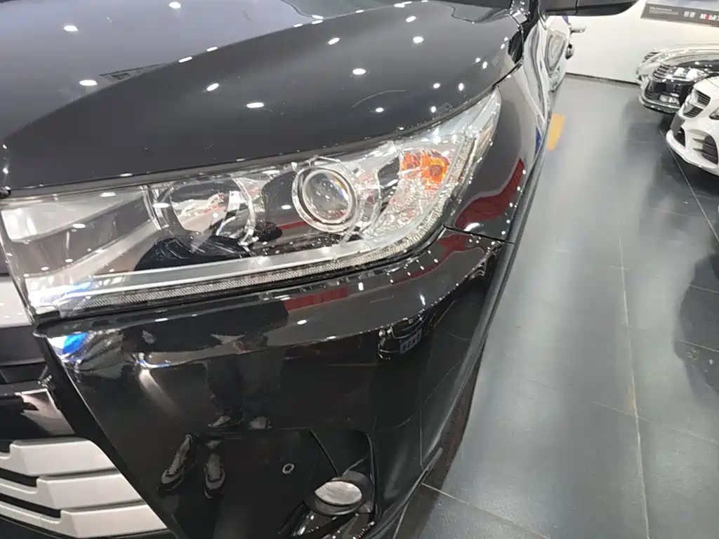 Toyota Highlander — фото 24