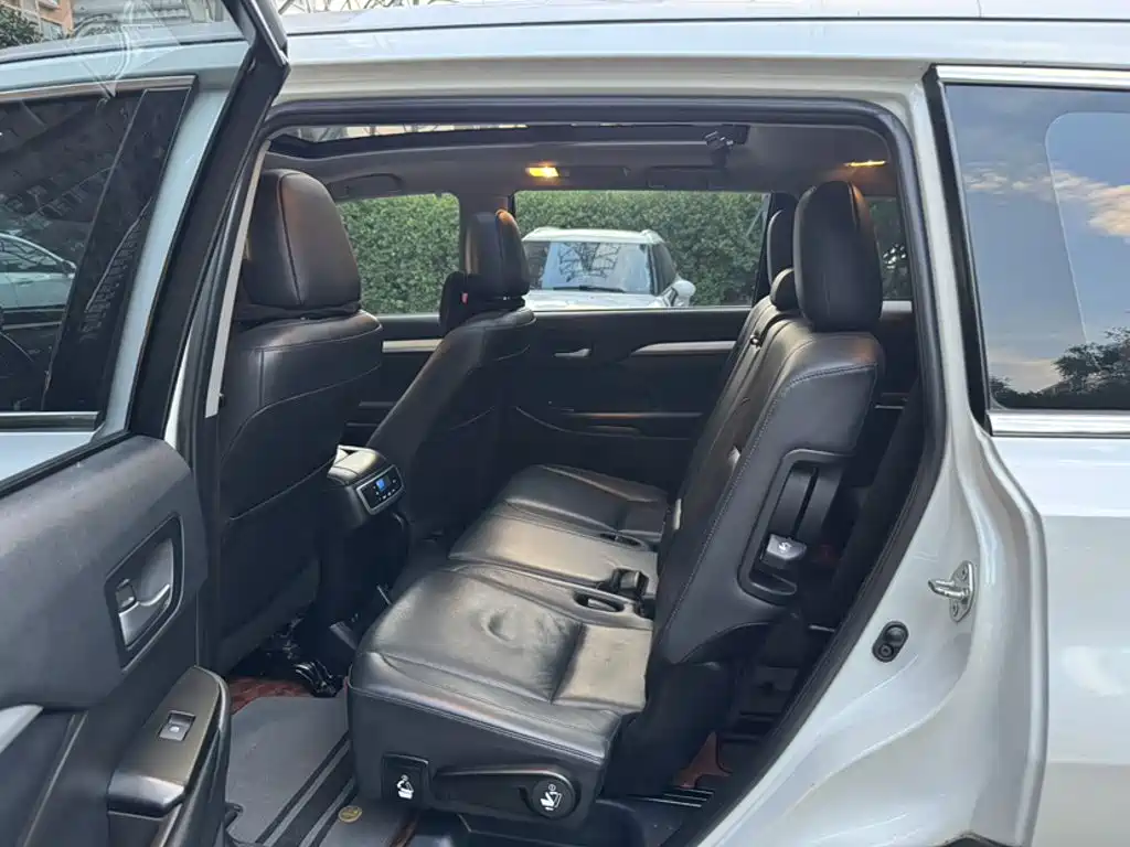 Toyota Highlander — фото 13