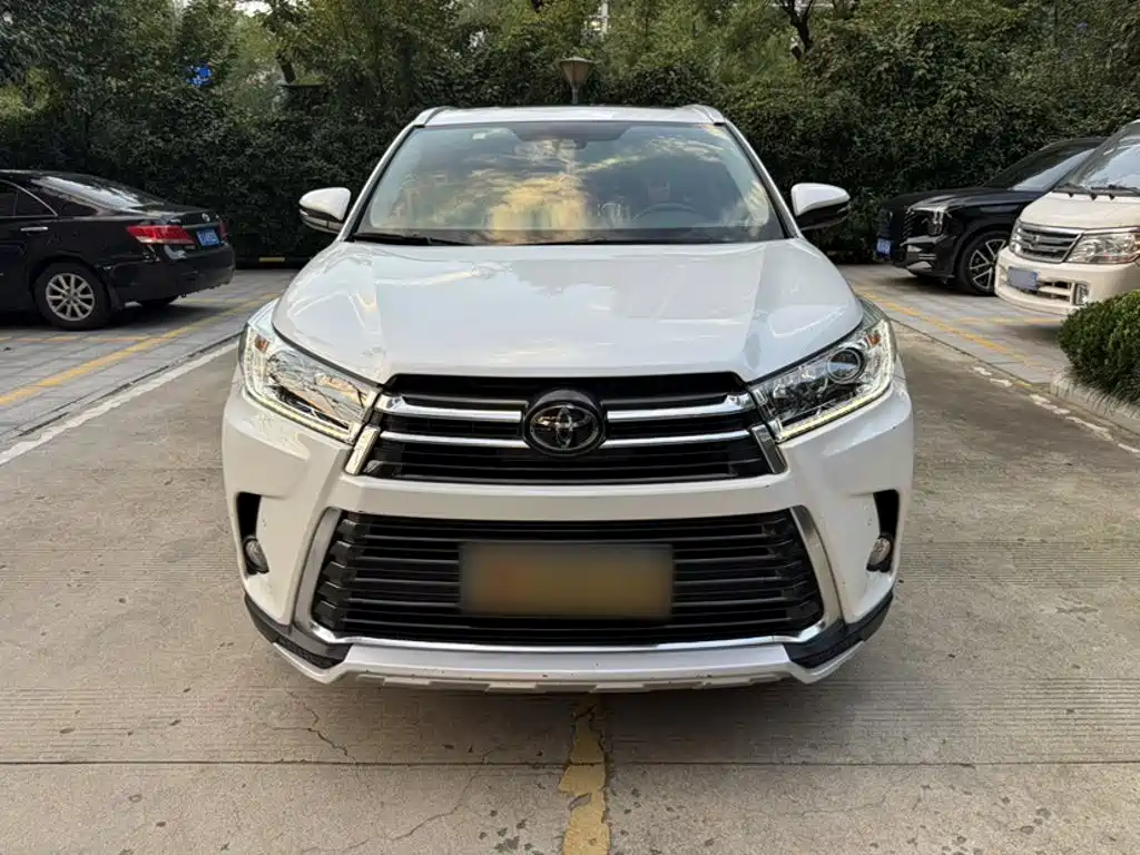 Toyota Highlander — фото 4