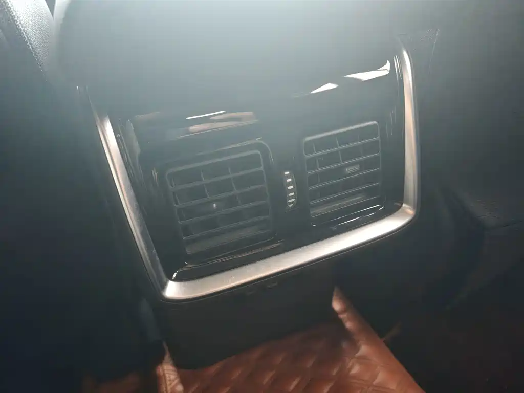 Toyota Harrier — фото 13