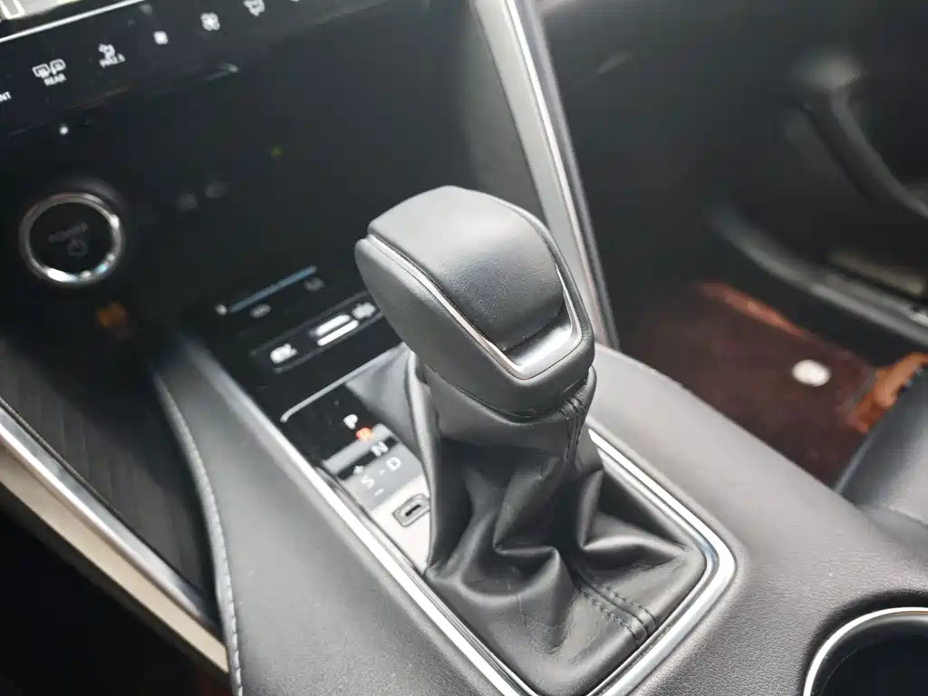 Toyota Harrier — фото 14