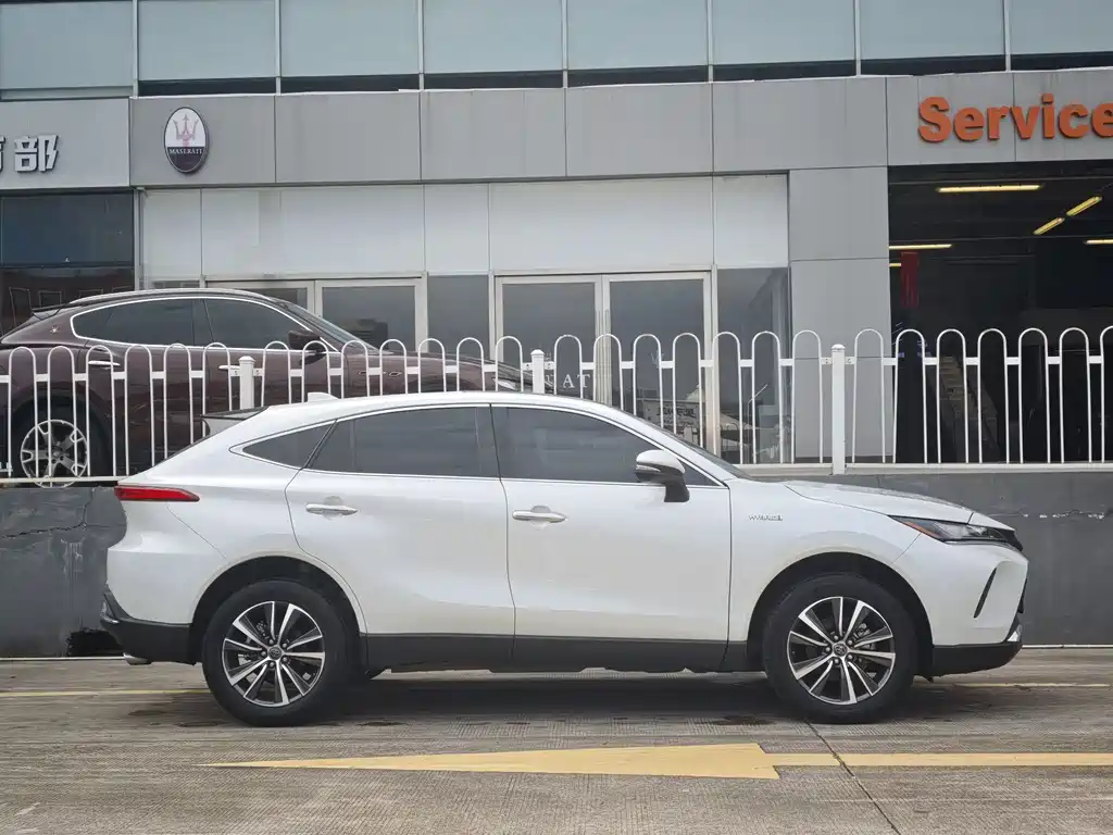 Toyota Harrier — фото 8