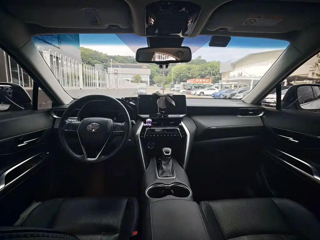 Toyota Harrier — фото 10