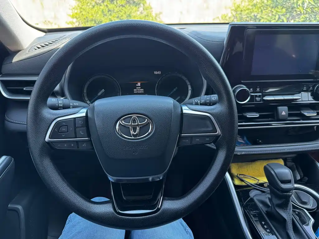 Toyota Highlander — фото 11