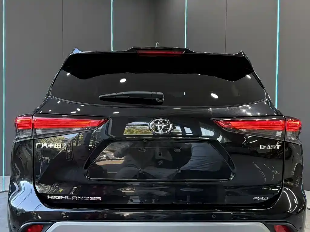 Toyota Highlander — фото 7