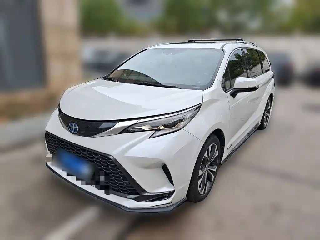 Toyota Granvia — фото 2
