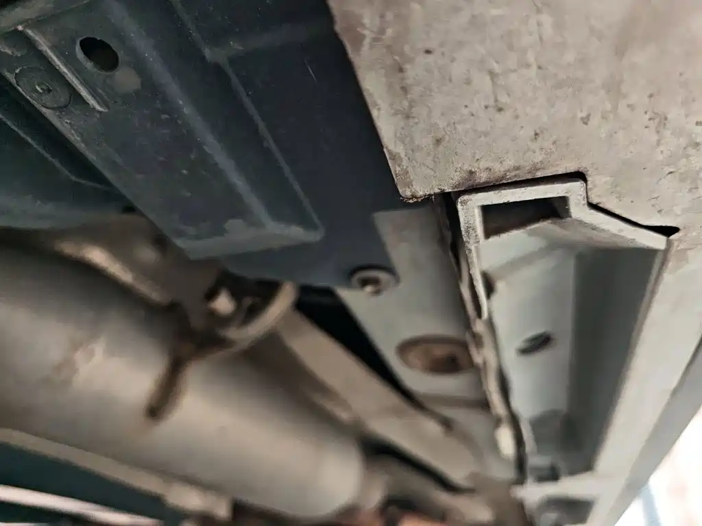 Toyota Granvia — фото 17