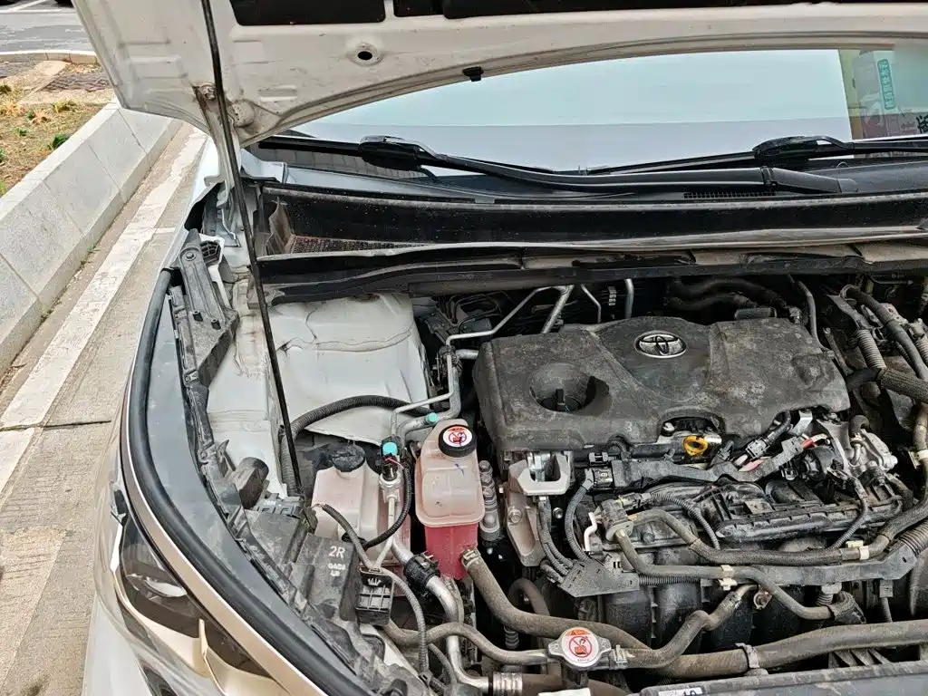 Toyota Granvia — фото 19