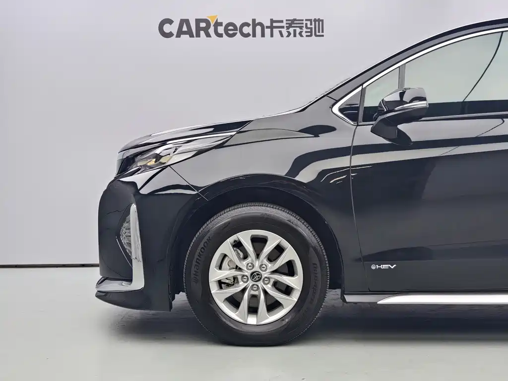 Toyota Granvia — фото 6