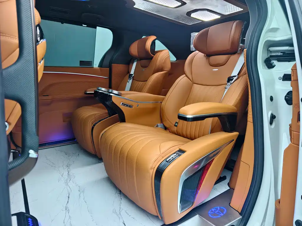 Toyota Granvia — фото 24