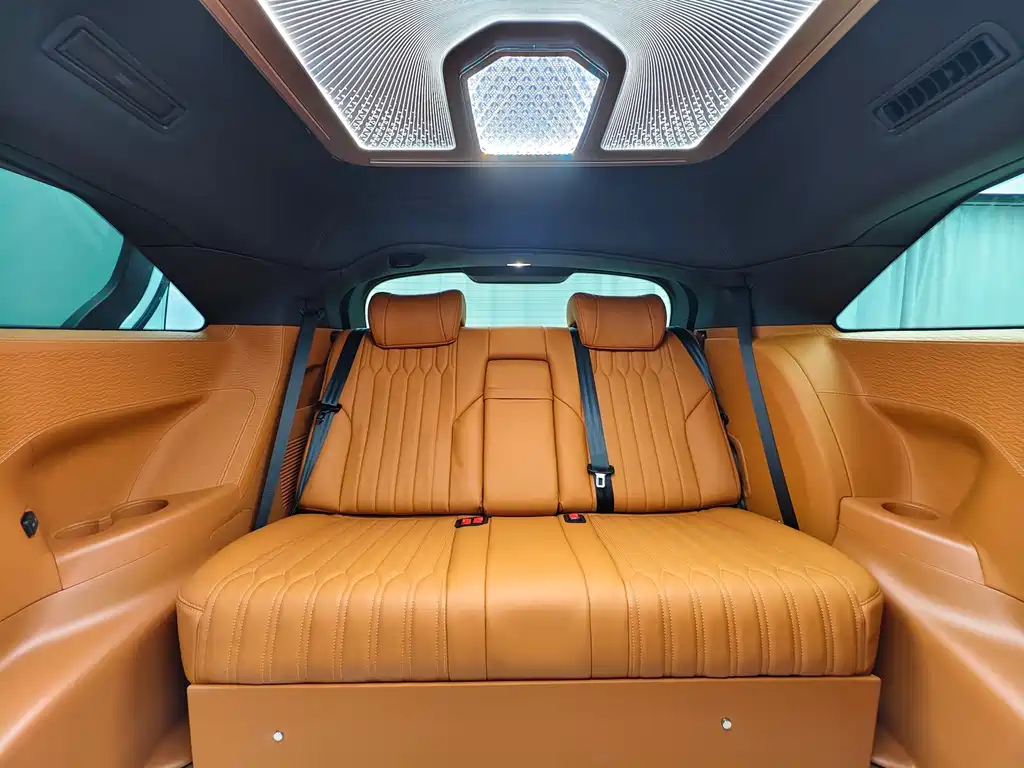 Toyota Granvia — фото 28