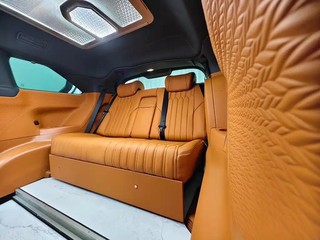 Toyota Granvia — фото 29