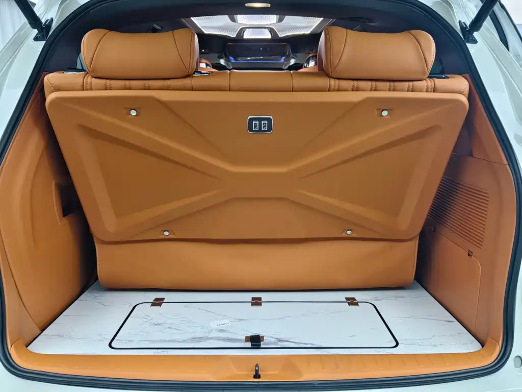 Toyota Granvia — фото 32