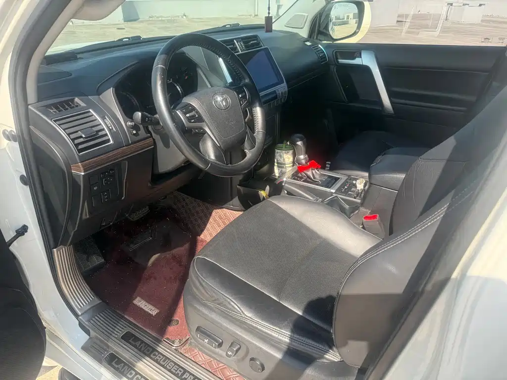 Toyota Prado — фото 4